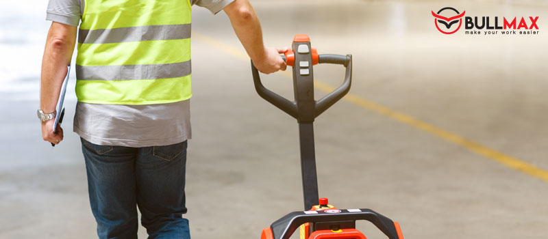 Safety Tips for Using Electric Pallet Trucks in Busy Environments
